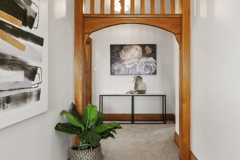 Photo of property in 135 Whites Line East, Waiwhetu, Lower Hutt, 5010