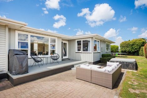 Photo of property in 2 Anzio Place, Awapuni, Palmerston North, 4412