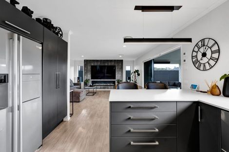 Photo of property in 65 Links Drive, Waiwhakaiho, New Plymouth, 4312