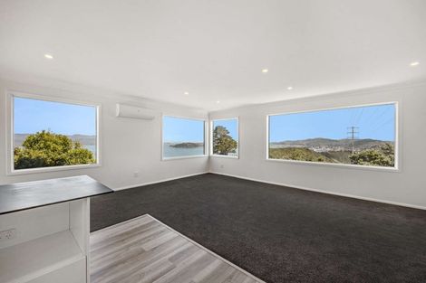 Photo of property in 109 Black Rock Road, Newlands, Wellington, 6037