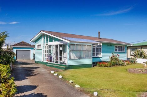 Photo of property in 11 Hannan Street, Levin, 5510