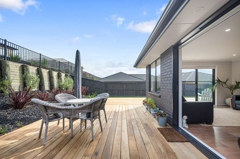 Photo of property in 12 Porokaiwhiri Avenue, Helensville, 0800