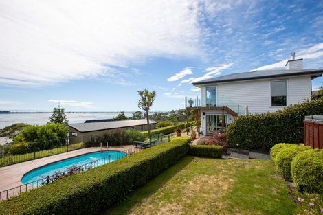 Photo of property in 20 Maffeys Road, Mount Pleasant, Christchurch, 8081