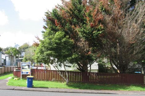 Photo of property in 2/28 Kemp Road, Massey, Auckland, 0614