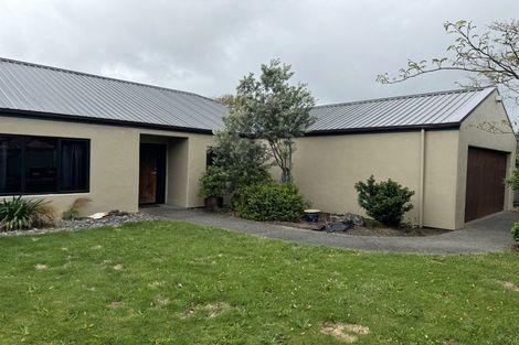 Photo of property in 73 Guildford Drive, Paraparaumu, 5032