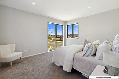 Photo of property in 2 Paretao Street, Massey, 0614