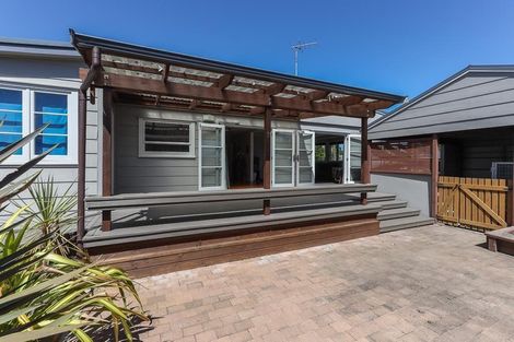 Photo of property in 12a Charles Road, Hannahs Bay, Rotorua, 3010