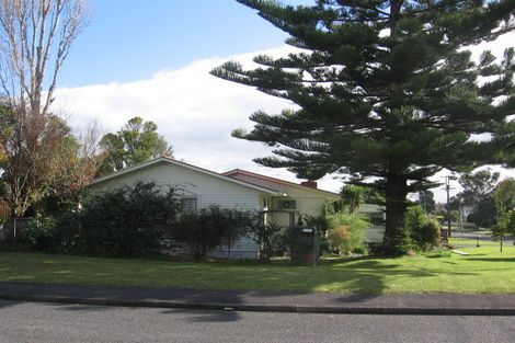 Photo of property in 7 River Road, Te Atatu Peninsula, Auckland, 0610