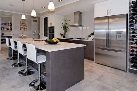 Photo of property in 82a Shaw Road, Oratia, Auckland, 0604