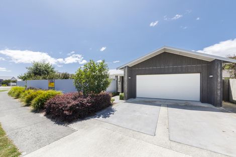 Photo of property in 4 Doncaster Court, Awapuni, Palmerston North, 4412