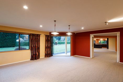 Photo of property in 46 Turitea Road, Fitzherbert, Palmerston North, 4472