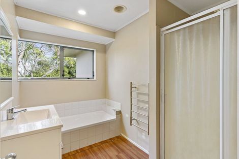 Photo of property in 1 Halldene Terrace, Red Beach, 0932