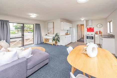 Photo of property in 87 Cornfoot Street, Castlecliff, Whanganui, 4501