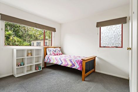 Photo of property in 70 Kate Sheppard Avenue, Torbay, Auckland, 0630