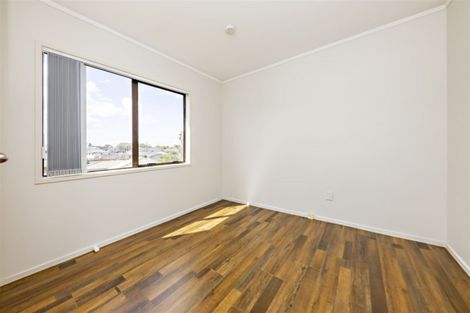 Photo of property in 71 Etherton Drive, Weymouth, Auckland, 2103