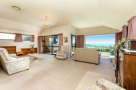 Photo of property in 10 Roy Terrace, Moturoa, New Plymouth, 4310