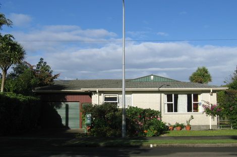 Photo of property in 28 Park Avenue, Epuni, Lower Hutt, 5011