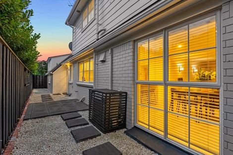 Photo of property in 2/15 Saltburn Road, Milford, Auckland, 0620