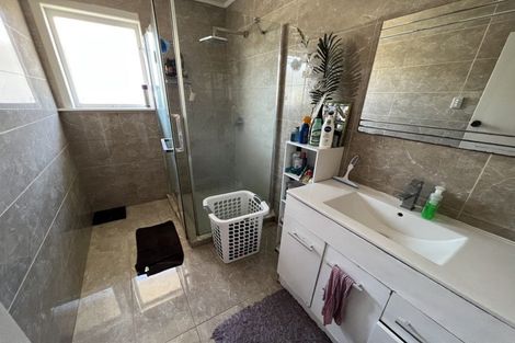 Photo of property in 15 Addington Avenue, Manurewa, Auckland, 2102