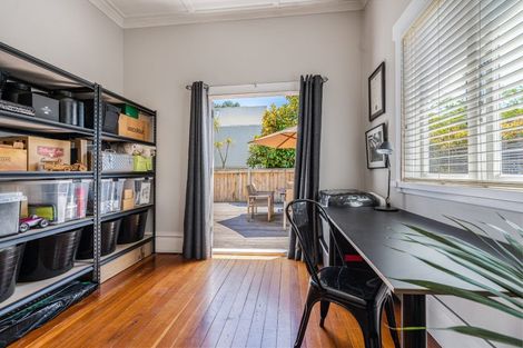 Photo of property in 1/2 Tennyson Street, Northcote Point, Auckland, 0627