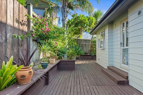 Photo of property in 2c Braemar Road, Rothesay Bay, Auckland, 0630