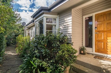 Photo of property in 365 Te Moana Road, Waikanae, 5036