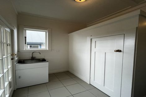 Photo of property in 11 Norwood Road, Bayswater, Auckland, 0622