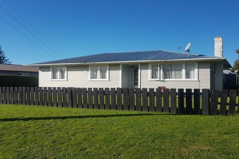 Photo of property in 6 Resolution Street, Tolaga Bay, 4077