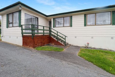 Photo of property in 12 Blueberry Grove, Timberlea, Upper Hutt, 5018