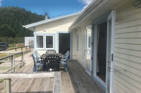 Photo of property in 1550 Coast Road, Pongaroa, 4991