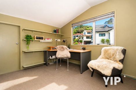 Photo of property in 41 Dress Circle, Newlands, Wellington, 6037
