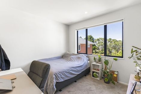 Photo of property in 423 Glenfield Road, Glenfield, Auckland, 0629