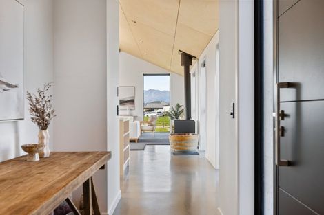 Photo of property in 3 Pepperwood Green, Albert Town, Wanaka, 9305