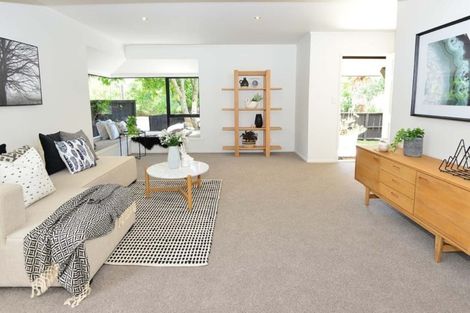 Photo of property in 2/26 Sandown Road, Rothesay Bay, Auckland, 0630