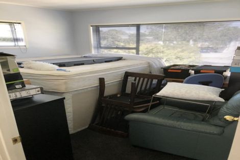 Photo of property in 10 Quibray Place, Botany Downs, Auckland, 2010