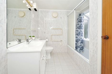 Photo of property in 8 Edwin Street, St Andrews, Hamilton, 3200