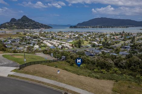 Photo of property in 8 Mason Rise, Tairua, 3508
