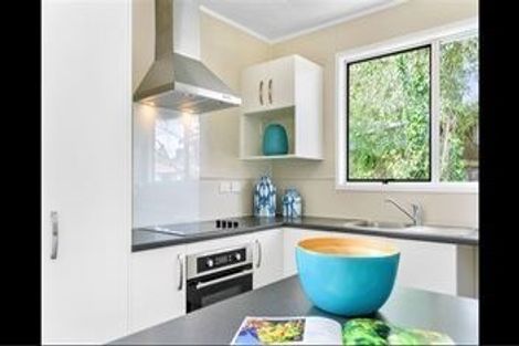 Photo of property in 32 Larissa Avenue, Henderson, Auckland, 0610