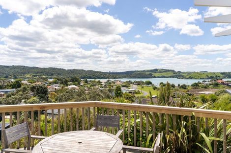 Photo of property in 37 Long Street, Raglan, 3225