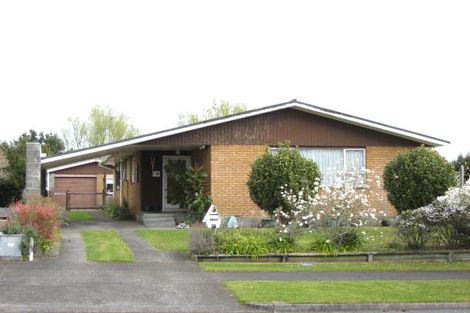 Photo of property in 37 Truby King Street, Merrilands, New Plymouth, 4312