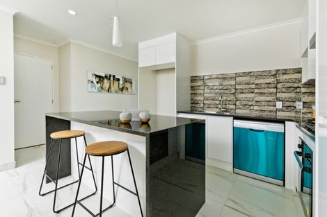 Photo of property in 4223d Great North Road, Glendene, Auckland, 0602