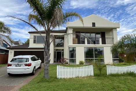 Photo of property in 4 English Oak Drive, Schnapper Rock, Auckland, 0632