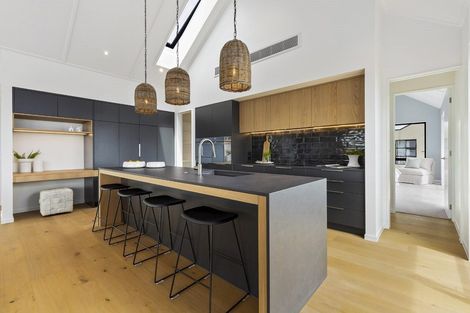 Photo of property in 10 Vaughan Crescent, Murrays Bay, Auckland, 0630