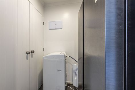 Photo of property in 46 Exeter Crescent, Takaro, Palmerston North, 4412