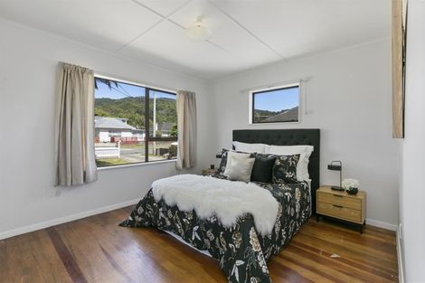 Photo of property in 23 Hinau Grove, Wainuiomata, Lower Hutt, 5014