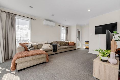 Photo of property in 6b Lisa Rise, Half Moon Bay, Auckland, 2012