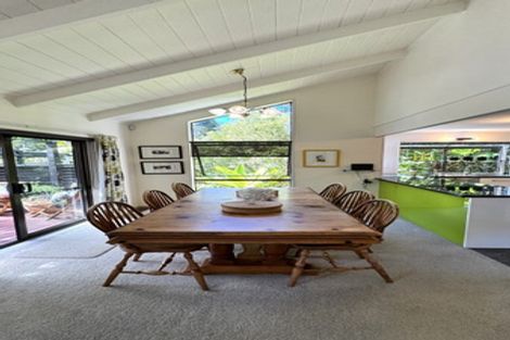 Photo of property in 11 Fitzpatrick Place, Chatswood, Auckland, 0626