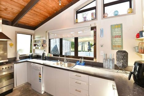 Photo of property in 22 Delshaw Avenue, Stanmore Bay, Whangaparaoa, 0932