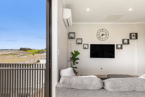Photo of property in 24 Pukewhero Rise, Westgate, Auckland, 0614