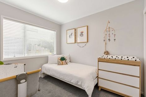Photo of property in 1/7 Neptune Avenue, Beach Haven, Auckland, 0626